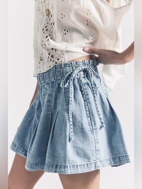 807. FREE PEOPLE We The Free Croquet denim shorts Sz XS  $78